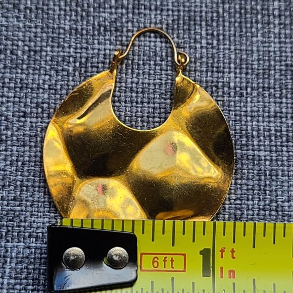 Beautiful gold tone Earrings - Picture 4 of 5